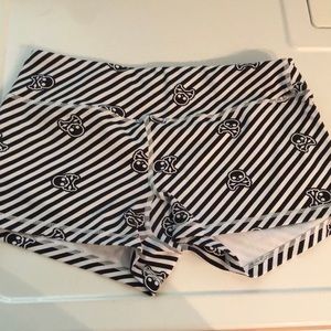 Savage Barbell Skull Booty Shorts Size Large